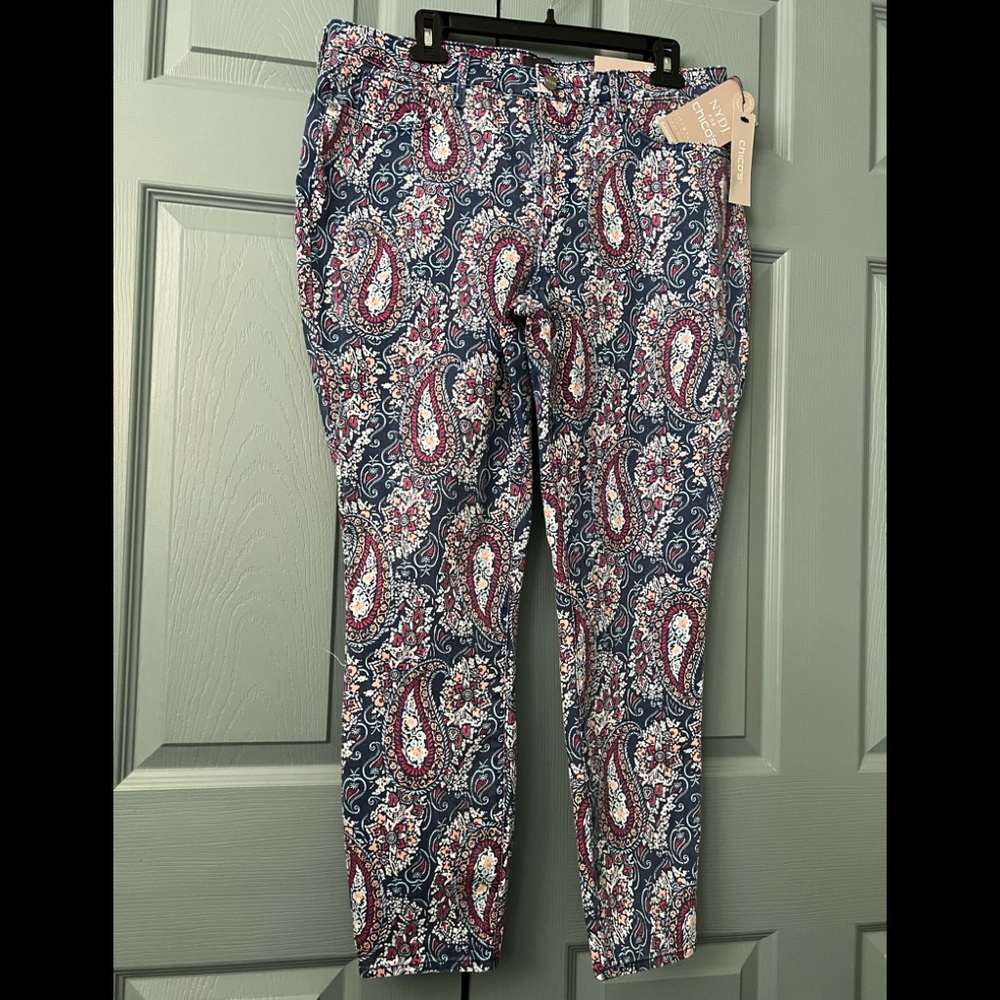 NYDJ for Chico’s Skinny Mykonos Paisley Style HMSLP2600.